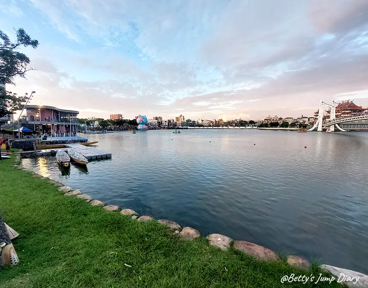 ▲龍潭觀光大池/圖片來源：Betty's Jump Diary