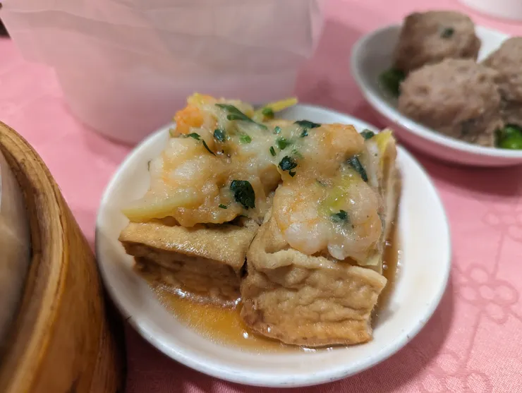 金獅樓的蝦仁釀豆腐很有層次