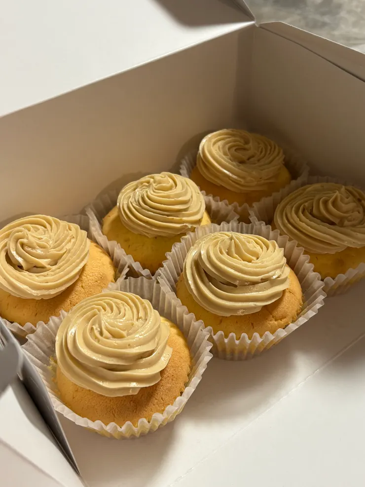 出發前的早上,我們還在朋友的家裡做蛋糕呢!