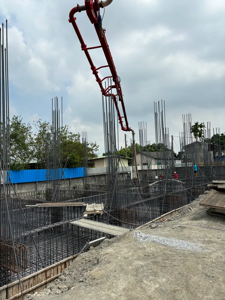 這是我抵達工地時（9:53）先拍的照片，今天一個人來監工