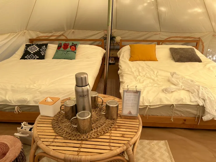 四人帳，睡兩人很剛好。