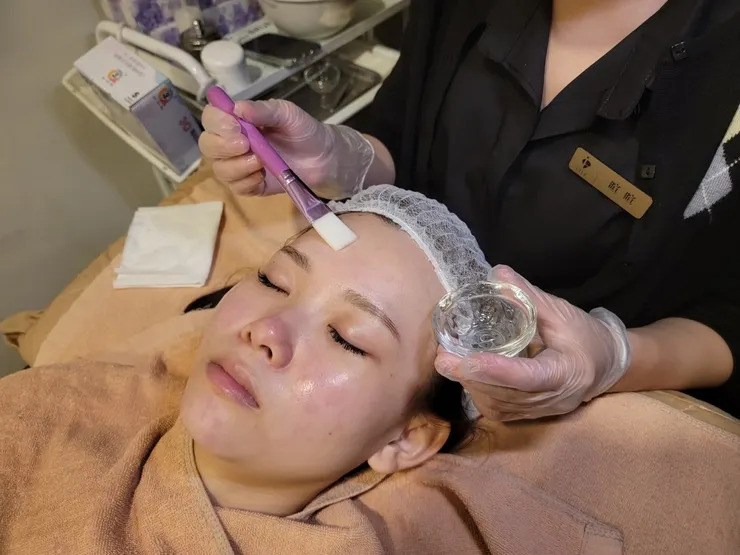 台南做臉推薦~聖誕跨年美美玩!水水臉蛋兒交給FILF小資美顏