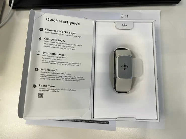 趁雙11敗個家，Fitbit的Charge 6。
