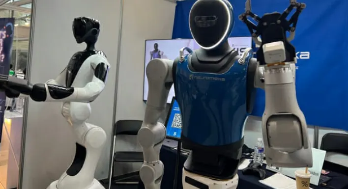 Zen(左)與Nami(右)