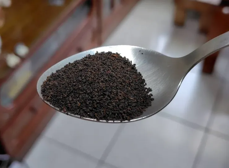 沒買到茶包，這應該算茶粉吧...比較粗的茶粉