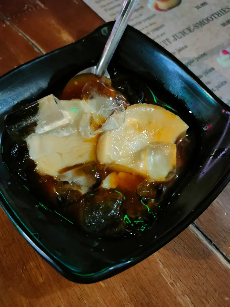 對面甜點店的布丁