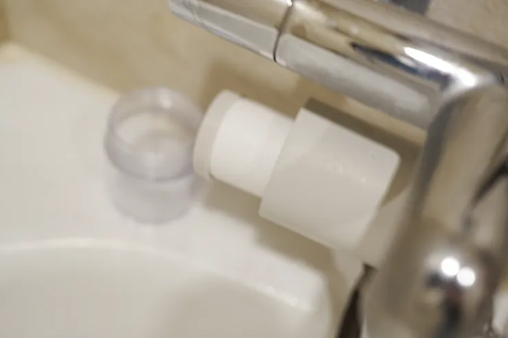 橫置設計更換濾心更方便，上下安裝好後都無需更動，只要抽換濾心裝可