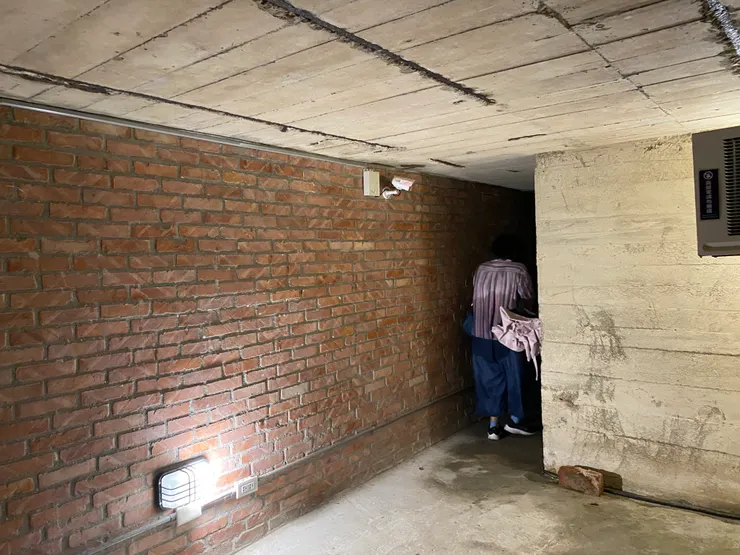 防空洞。這個空間有時也作為藝術展覽空間