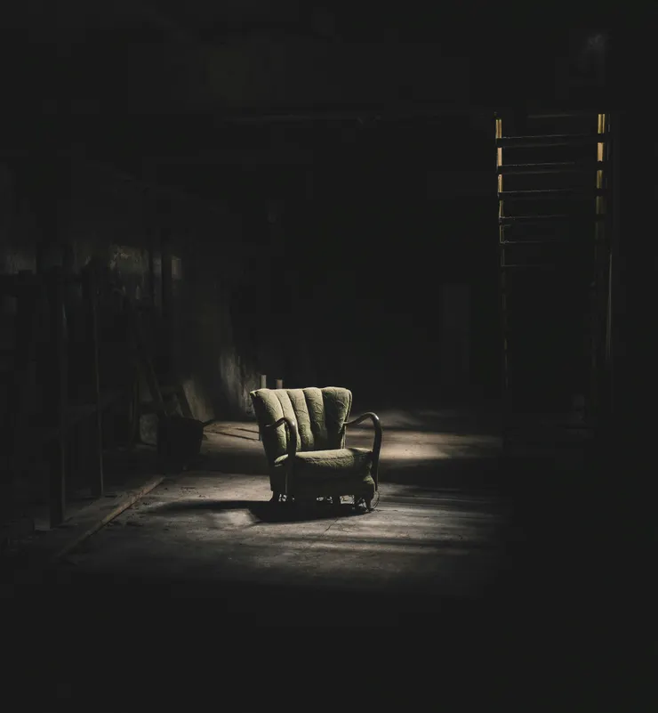 曾經的靠背    Photo by Frederik Löwer on Unsplash