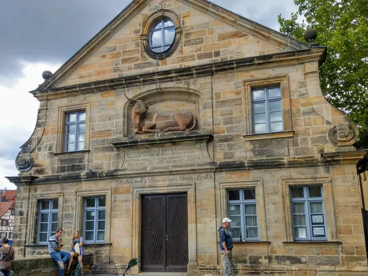 中餐館對面就是班堡大學地理系研究與圖書借閱場所(以前是屠宰場)