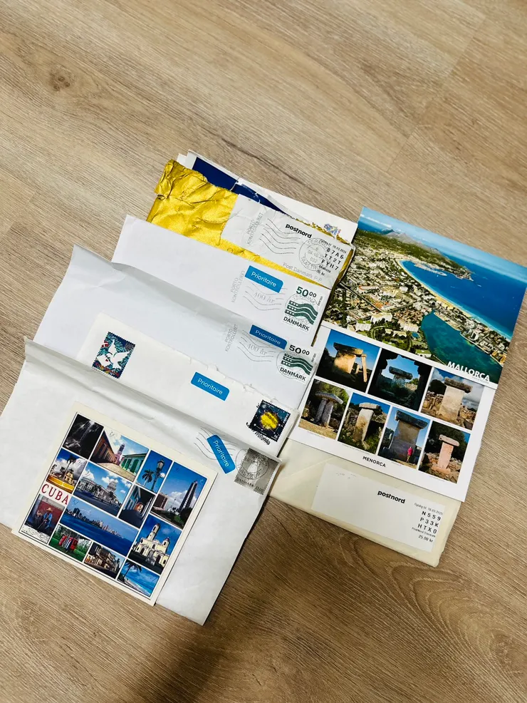 友人自丹麥寄給我的信件和明信片