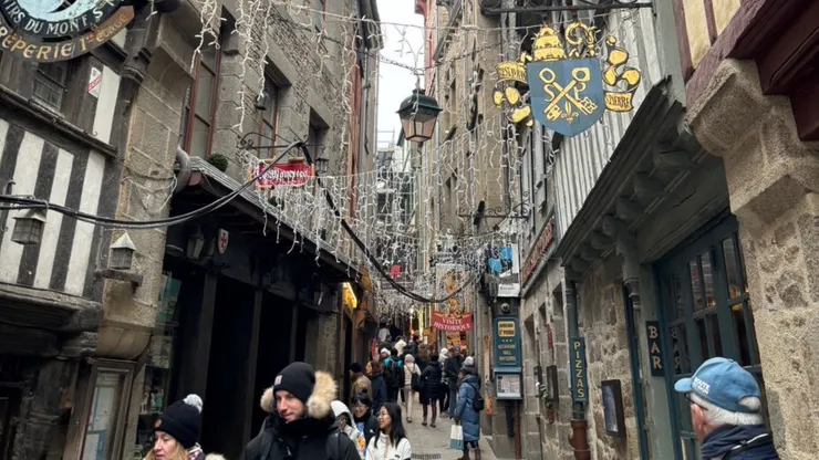 好像也有種哈利波特感哈哈哈