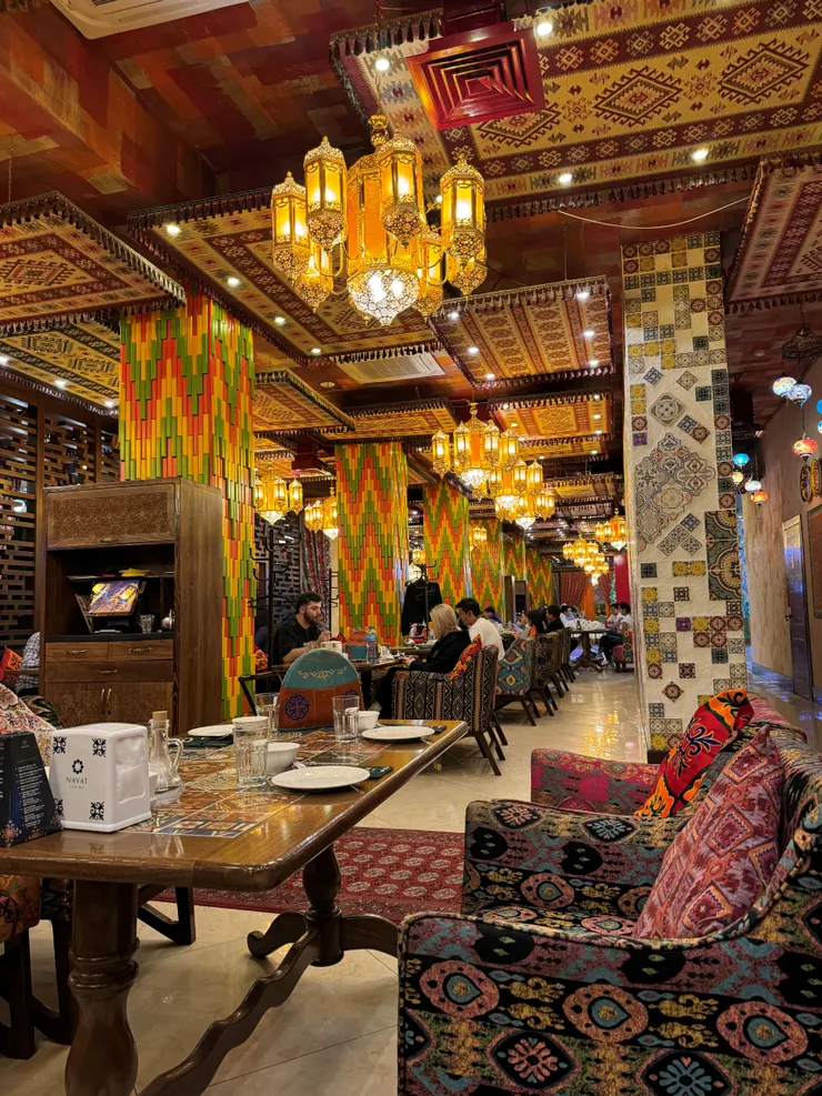 餐廳裝潢非常有中亞風格