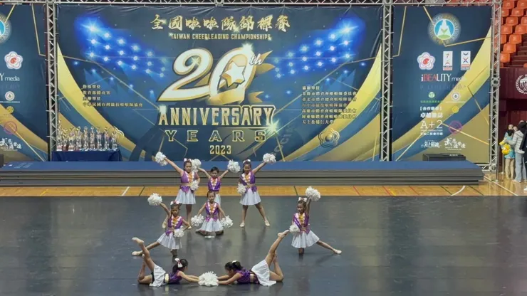士敏國小獲得2023年「全國啦啦隊錦標賽」彩球團體國小高年級組第三名，開宜蘭縣參賽先例。（照片｜士敏國小臉書）