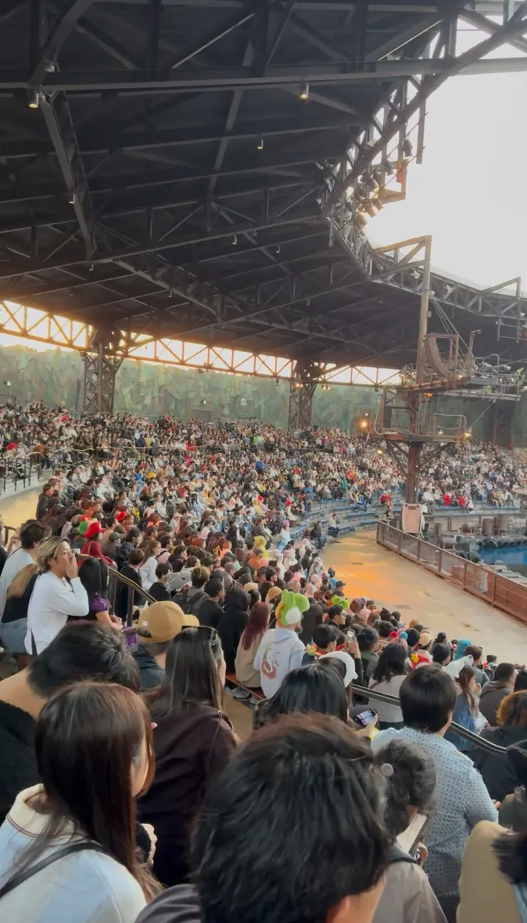 顧慮到著作權的關係就沒有拍劇照,有興趣可以自行去Google上搜尋嚕~