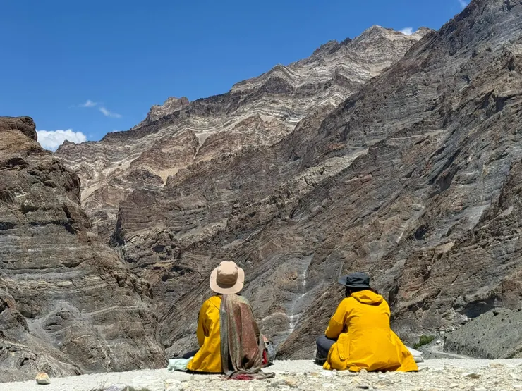 曝曬卻壯麗的山谷健行 & 背影看不出快要爆炸的我