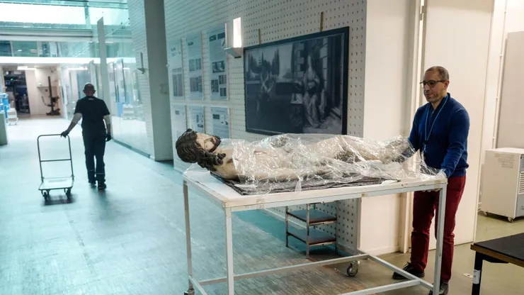 圖片來源：AFP & C2RMF