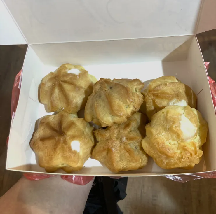 馬來西亞美食 馬六甲雞場街|一口吃榴槤泡芙