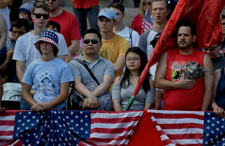 當天全美會舉行一分鐘的『National Moment of Remembrance&nbsp;』，向陣亡將士致敬。