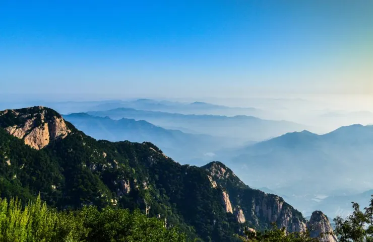 泰山 ©FULIN DONG/Shutterstock.com
