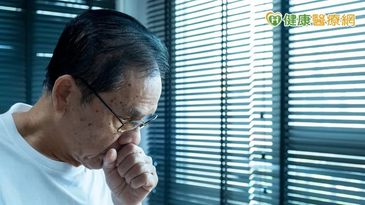 嚴重氣喘患者的治療目標包括減少急性發作、降低對口服類固醇的依賴、改善氣喘症狀和提升肺功能。