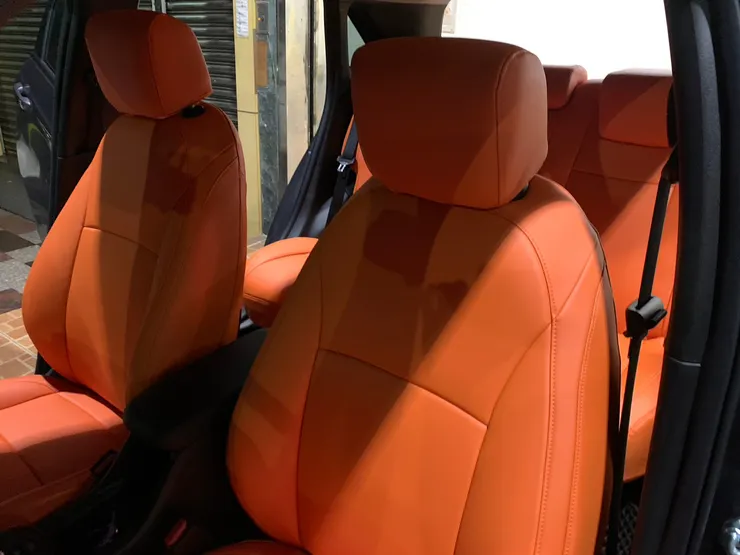 新車車主好評店家，選購自己喜歡的椅套顏色，使用質感觸感都讓客戶好評不斷。