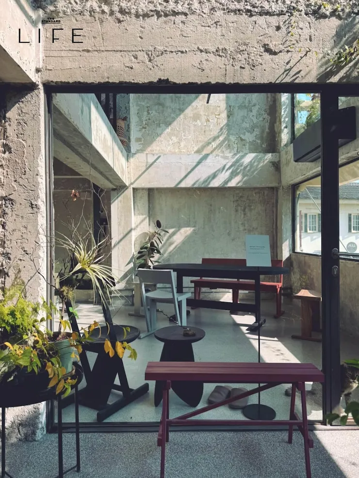 圖片取自 The Standard – 20 อาคารในกรุงเทพฯ ที่แค่เดินเข้าไปก็ได้สัมผัสกับธรรมชาติ!