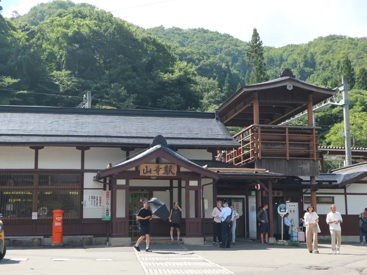 迷你的山寺車站