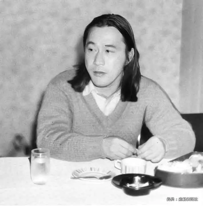 武田鐵矢30歲時。-來源:grape編集部,2021年6月14日。