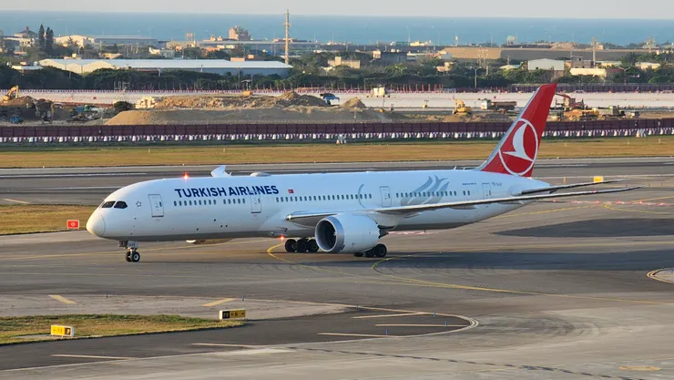 這是土耳其航空的波音B787型客機!