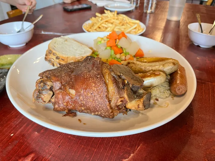 噹噹噹噹～～～主餐上桌。