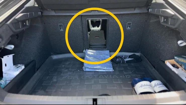 從後座拿後行李箱的方式