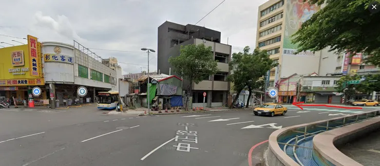 就是這個路口，讓我每天都心驚膽跳...