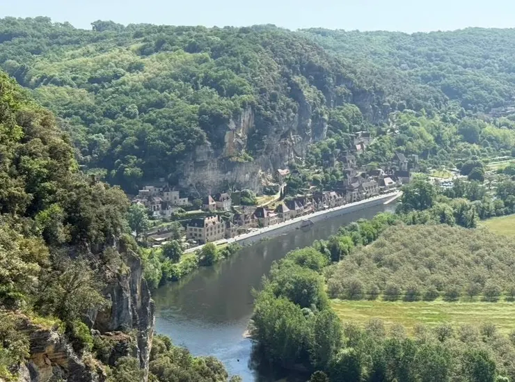 昨天經過的石甲村，再次出現眼前