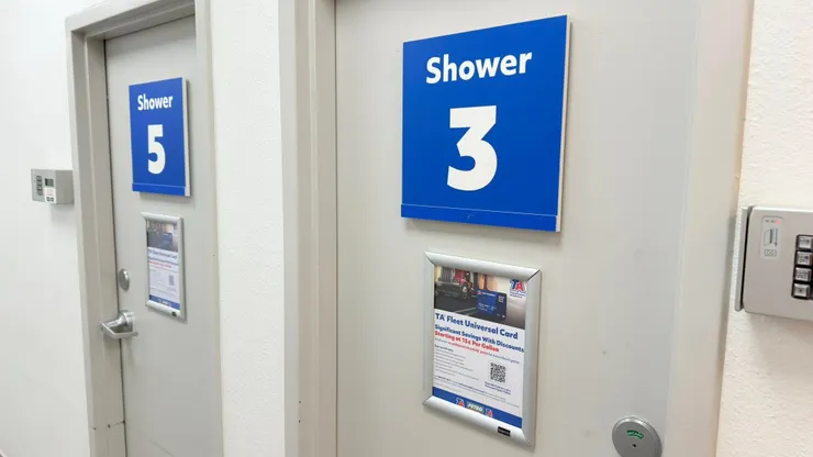 因洗手間故障開放淋浴間室讓我們使用