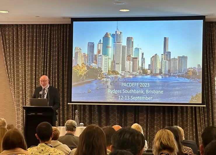 PACDEFF 2023的開場，以及這場會議的Host，Wayne先生。他已經在這個會議付出許多年了。