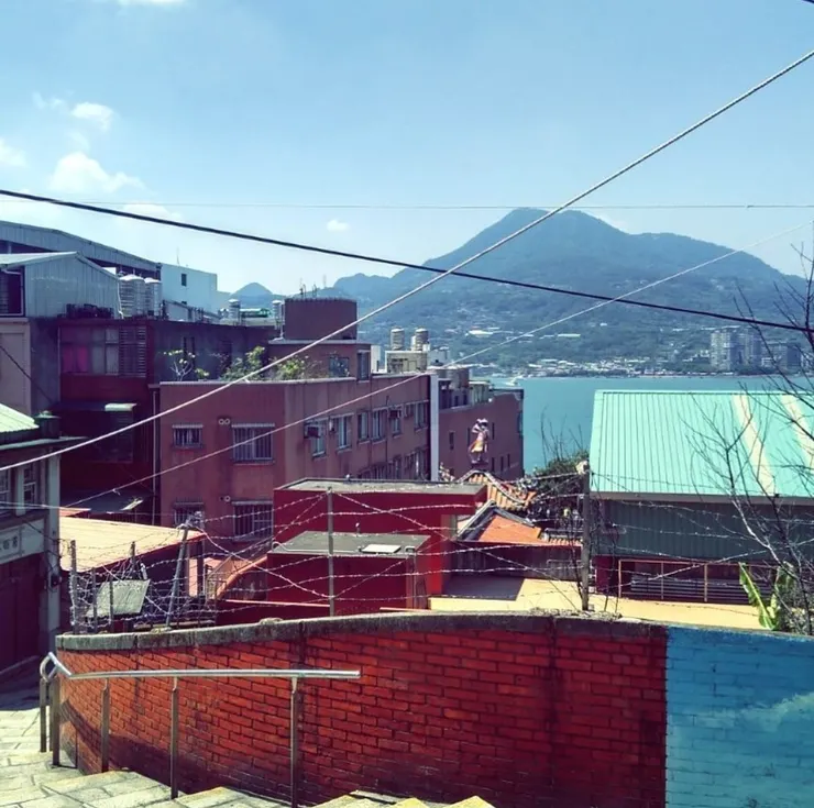 淡水老街遠眺觀音山(霉女拍攝)
