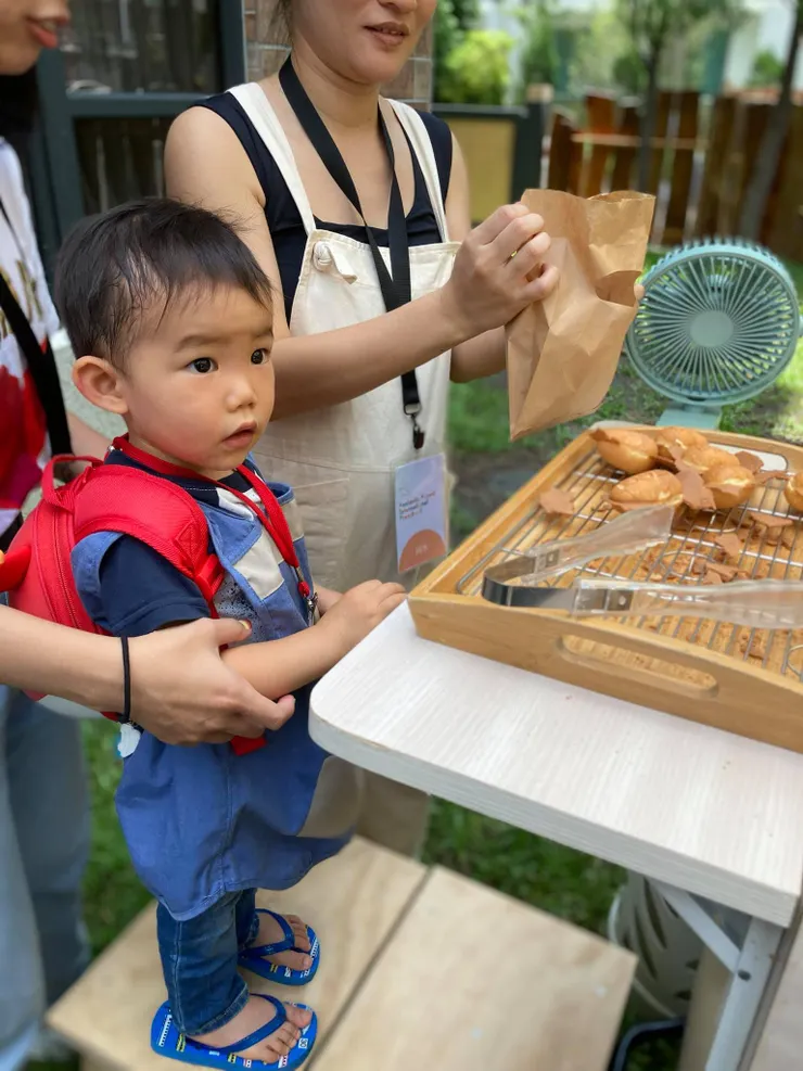 是不是無論幾歲都對雞蛋糕有超大興趣？