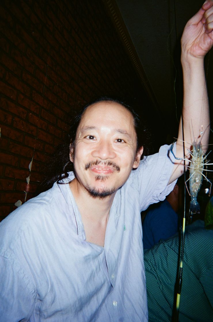 在長久允導演造訪台北電影節之際，編輯室準備了一台即可拍，讓導演記錄下來臺灣的經過。／攝影：長久允