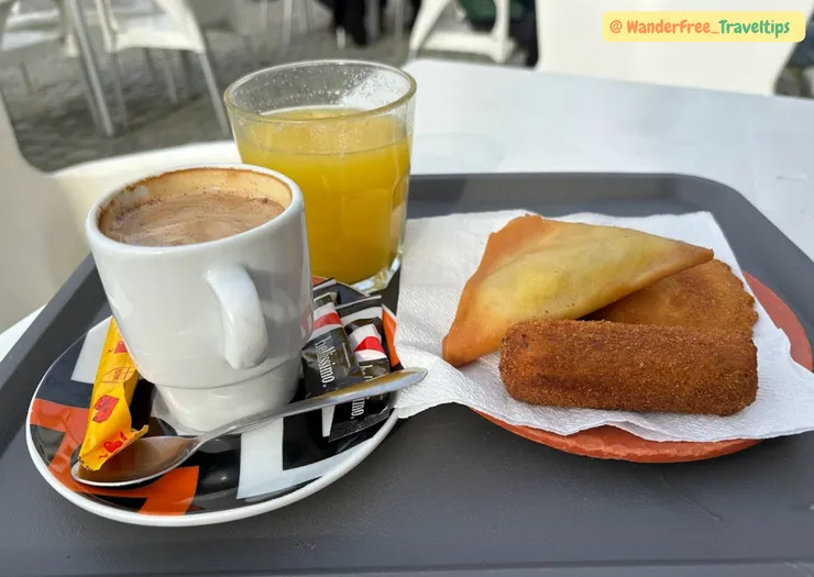 吉拉朵廣場Praça do Giraldo咖啡廳的早點