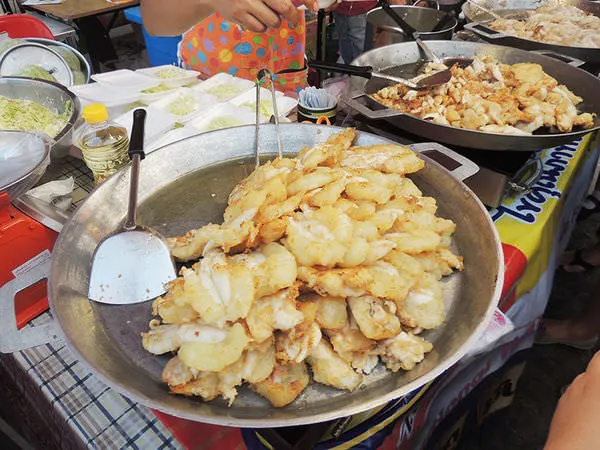 我說的那種夜市煎魷魚蛋。來源:曼谷幫