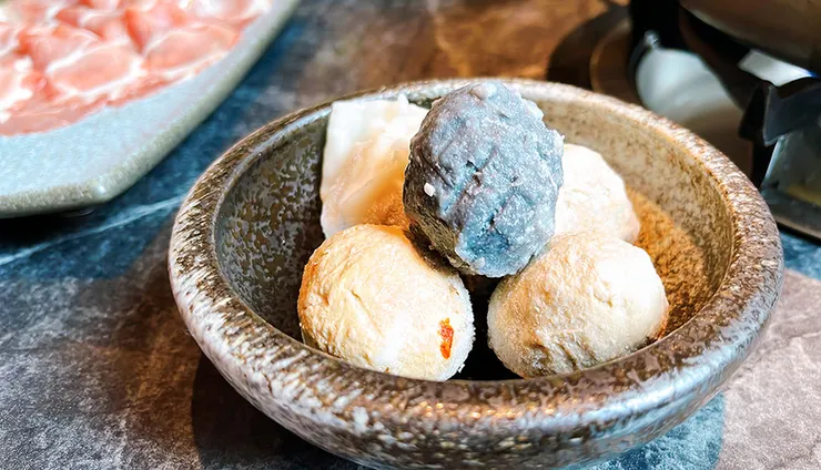 桃園青埔美食【怎麻辣頂級鴛鴦火鍋】麻辣鍋推薦