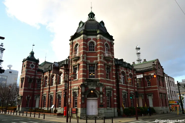 舊岩手銀行總行坐落在三角窗的位置