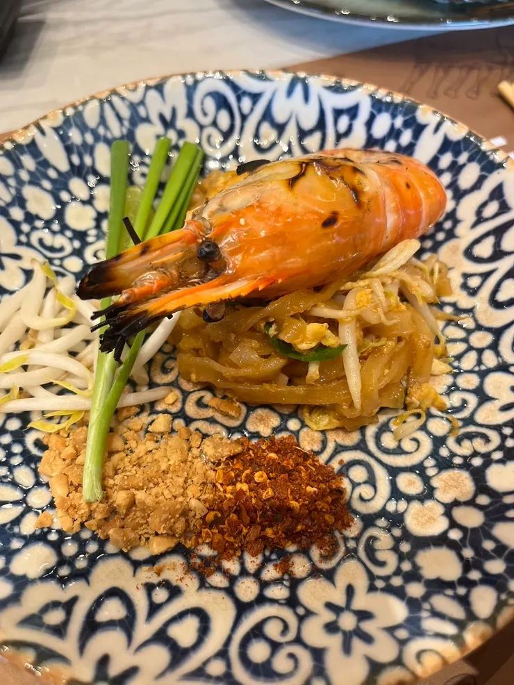 大蝦河粉，蝦子比河粉多。