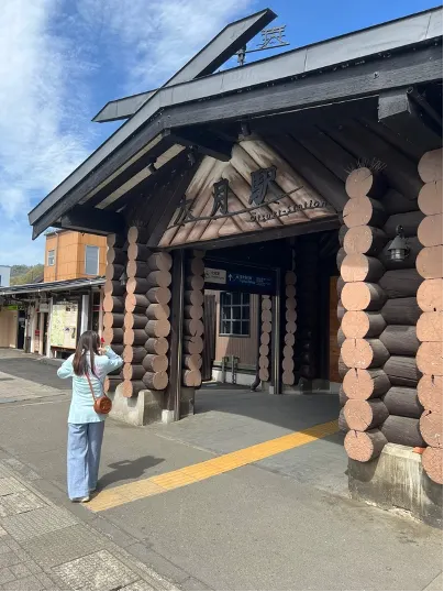 大月站設計很有自然特色