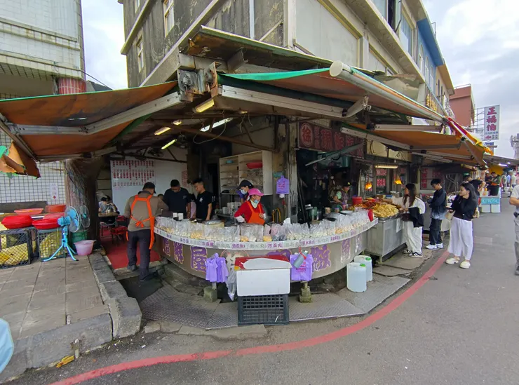 嚐鮮屋現作魚丸店。徐家