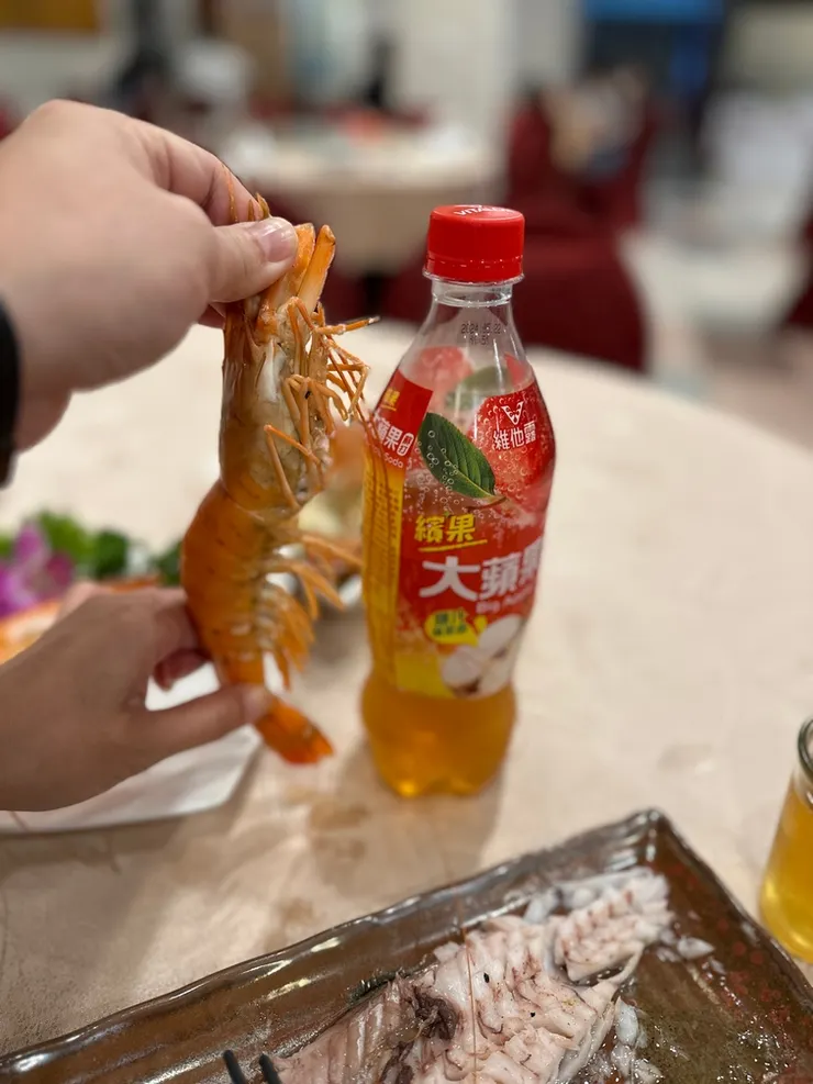 跟600cc汽水一樣高的大蝦