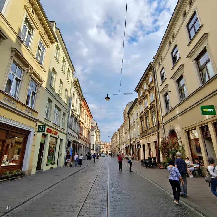 【穿過塞夫斯卡街感懷歷史的餘韻！舊城區主要歷史步道塞夫斯卡街(Szewska Street)。】