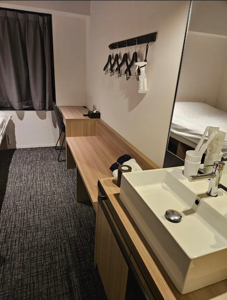 是洗手台在外面的類型