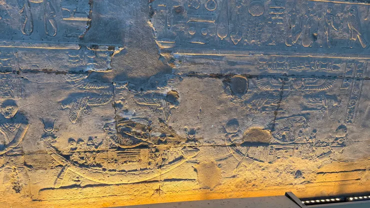 由南往北順流而下收帆